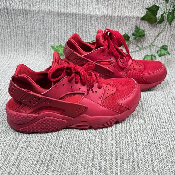NIKE Air Huarache Triple Red University Athletic Trainers SZ 8 women’s - Picture 1 of 7